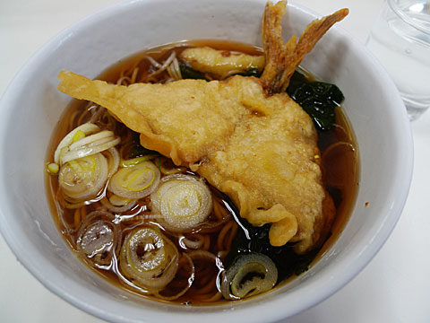 あじ天は下味が付いていてなかなか美味しいです。