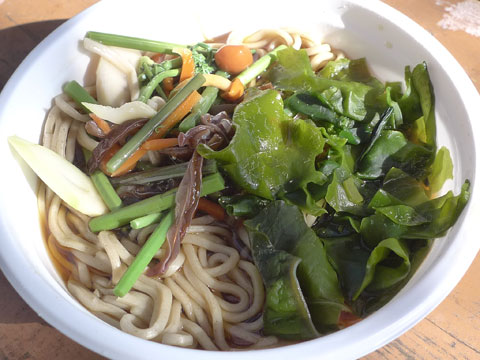 山菜といいつつワカメが多いね。