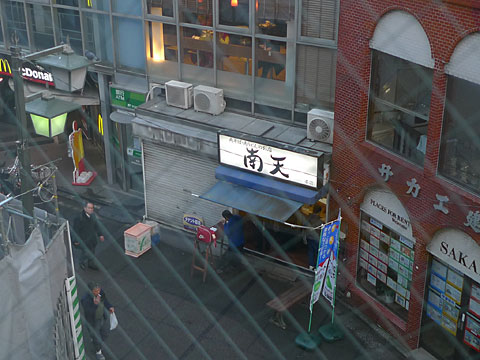 駅舎が新しくなって、アクセスの方向が変わりました。