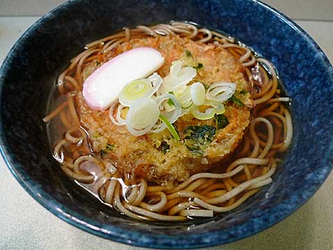 かまぼこ乗ってるのは珍しいですよね。
